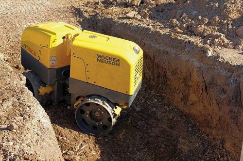 Rolo compactador com controle remoto